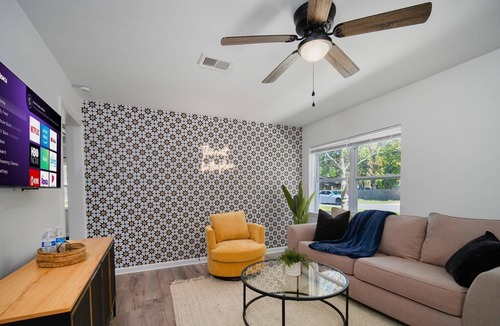 Murray Hill Apartment | This duplex is a 4 bedroom(s), 2 bathrooms, located in Jacksonville, FL.