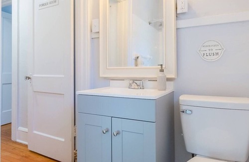 Riverside House | This house is a 1 bedroom(s), 1 bathrooms, located in Jacksonville, FL.