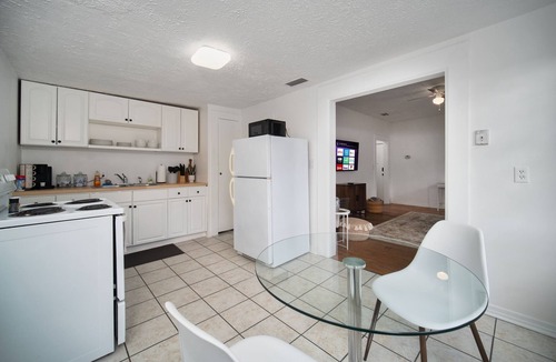 Five Points House | This house is a 1 bedroom(s), 1 bathrooms, located in Jacksonville, FL.