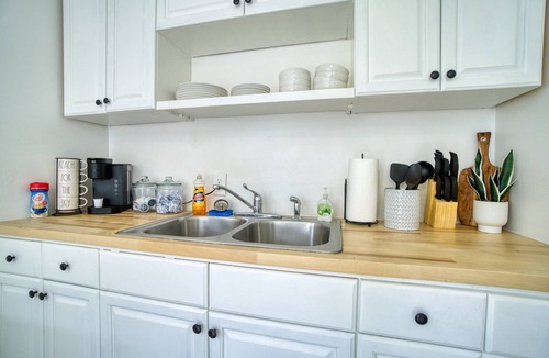 Five Points House | This house is a 1 bedroom(s), 1 bathrooms, located in Jacksonville, FL.
