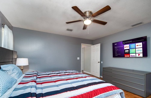Sunbeam House | This house is a 3 bedroom(s), 2 bathrooms, located in Jacksonville, FL.