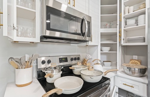 Murray Hill House | This house is a 3 bedroom(s), 2 bathrooms, located in Jacksonville, FL.