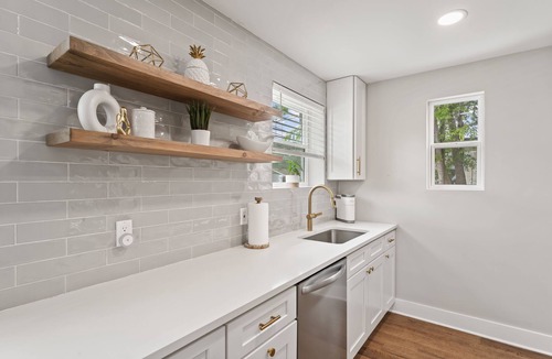 Murray Hill House | This house is a 3 bedroom(s), 2 bathrooms, located in Jacksonville, FL.