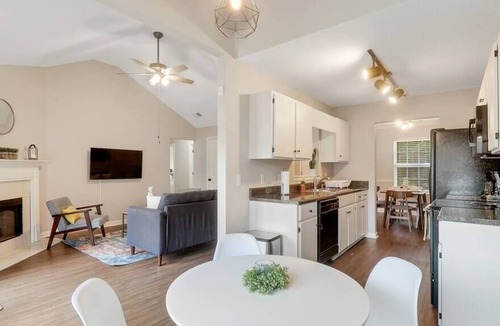 Pooler House | This house is a 4 bedroom(s), 2 bathrooms, located in Pooler, GA.
