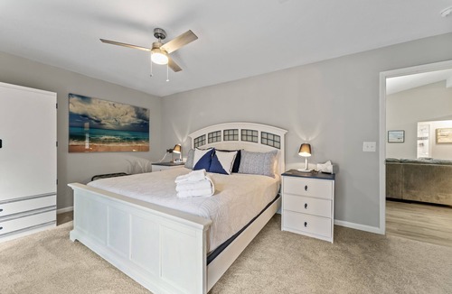 East Arlington House | This house is a 4 bedroom(s), 2 bathrooms, located in Jacksonville, FL.