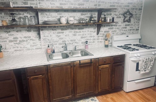 Florida South Atlantic Coast Cottage | This old Florida feeling getaway is 420 friendly and a great place to just relax
