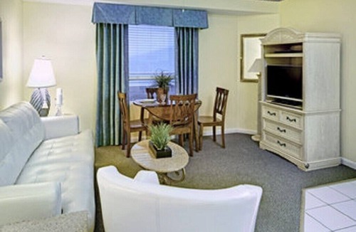 Daytona Beach Resort | This resort is straight up Awesome !