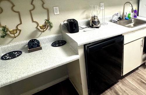 Pine Lake Apartment | This stylish loft home is nestled on the vibrant Memorial Drive/Atlanta area!