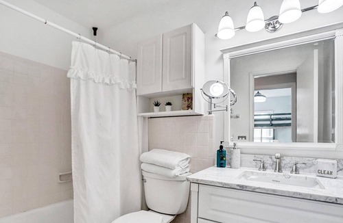 Coral Ridge Isles Villa | This villa is a 4 bedroom(s), 3 bathrooms, located in Fort Lauderdale, FL.