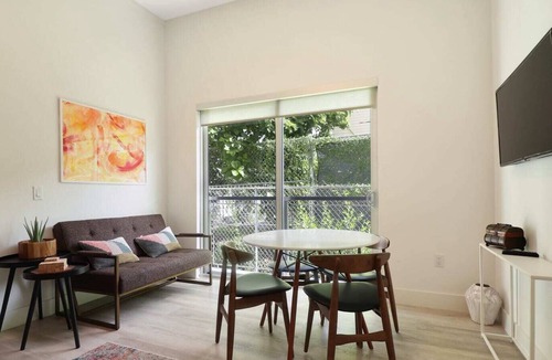 East Little Havana Apartment | Three Bed Three Bath Apartment 8 min from Brickell