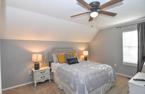 Columbia House | Three bed, Two Bath Townhome