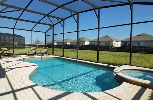 Windsor Hills Villa | Three miles to Disneys
