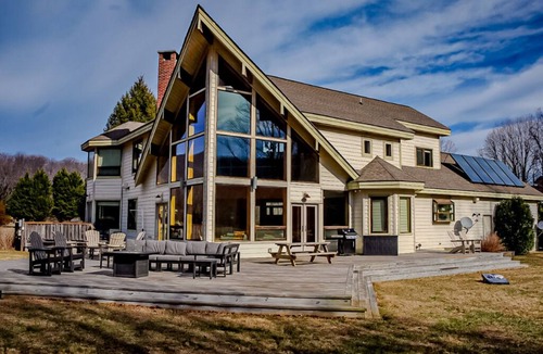 Roseland Cabin | Three Ridges Haven- Devils Backbone Brewing Company