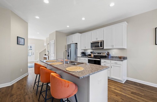 Blacksburg Villa | Three-Suite-Villa "Open Floorplan Private Living on Every Level"