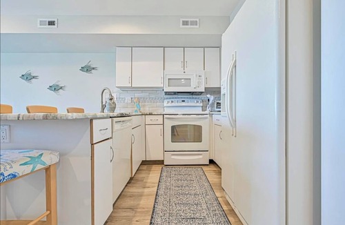 Southend Apartment | TideWatch-Relax in Brigantine w/Views,Beach and Pool