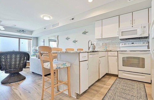 Southend Apartment | TideWatch-Relax in Brigantine w/Views,Beach and Pool