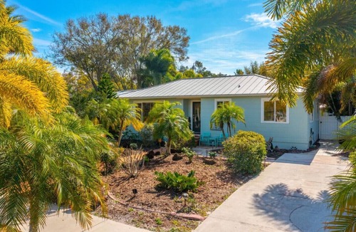 St. Petersburg House | Tiki it Easy - Luxury Home Minutes to Beach!