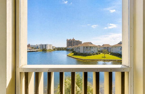 Cherry Grove Beach Apartment | Tilghman Shores A4 2BR End Unit Screened Porch Close to Beach