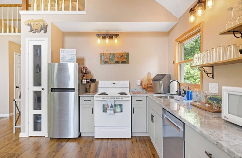 Hiawassee House | Timber Ridge Retreat by Chatuge Home Concierge | Serene Mountain Escape · Stunning Year-Round Views · Gated Community