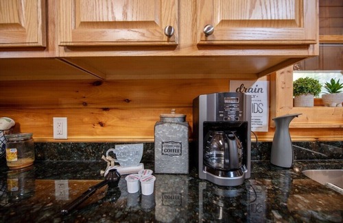Suches Cabin | *Timber & Tin* Family Retreat~Creek~Arcade~Hot Tub