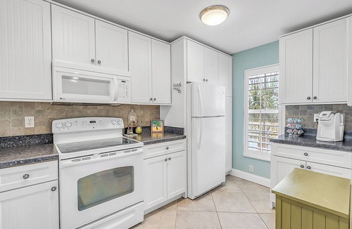 Point East Condo | Time to relax at the beach!