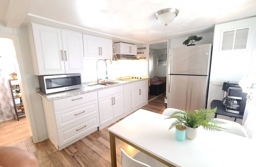 Casselberry House | Tiny remodel mobile home close to Orlando and Sanford Airport.