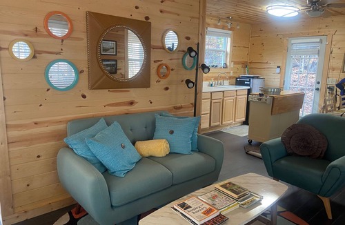 Martin House | Tiny Retreat with boat dock , Lake Hartwell, GA