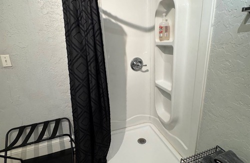 South Eola Apartment | TINY unit in cottage in the middle of Downtown