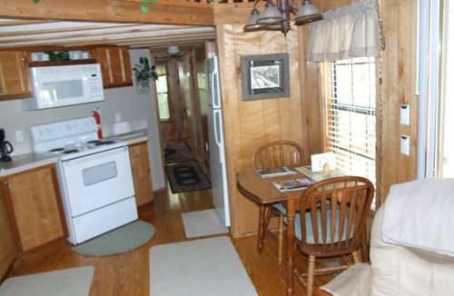 Spencer Cabin | TO-Lofted cabin in woods-Cumberland Plateau Retreat (Three + nights $75 OFF)