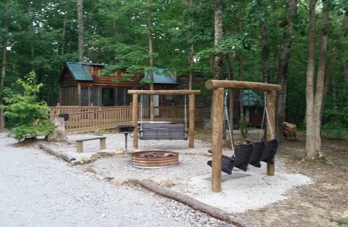 Spencer Cabin | TO-Lofted cabin in woods-Cumberland Plateau Retreat (Three + nights $75 OFF)