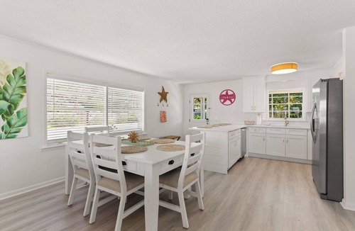 East Beach House | Toddy Cottage located on East Beach, sleeps 10