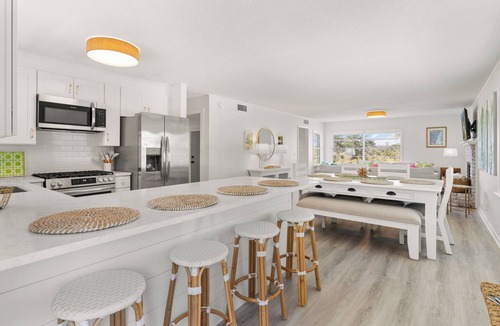 East Beach House | Toddy Cottage located on East Beach, sleeps 10