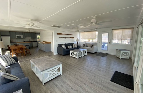 Summerton House | Tom Charles Goat Island Fishing Retreat