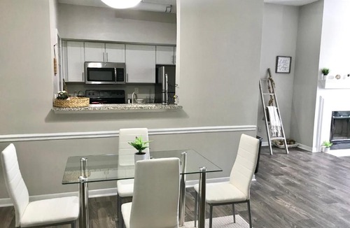 Lindbergh Apartment | Top Floor 2BR 2B with City Views Prime Location
