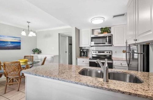 Fernandina Beach Condo | Top Floor Beach Access Pool Amelia