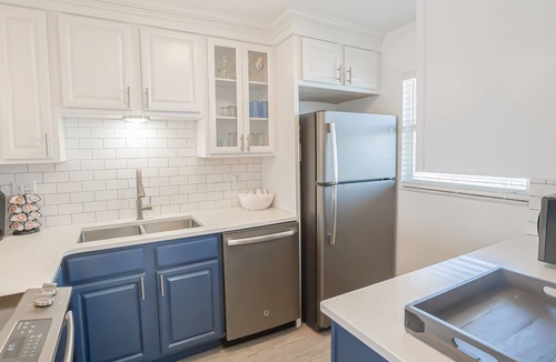 New Smyrna Beach Condo | Top-floor condo with ocean/pool views, private balcony, and heated beachfront pool