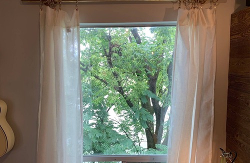 North Capitol Condo | Top Floor Riverfront-Downtown-Free Parking-Pool