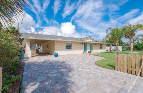 New Smyrna Beach House | TOP RATED! Buddha's Bungalow, near Flagler & Beach