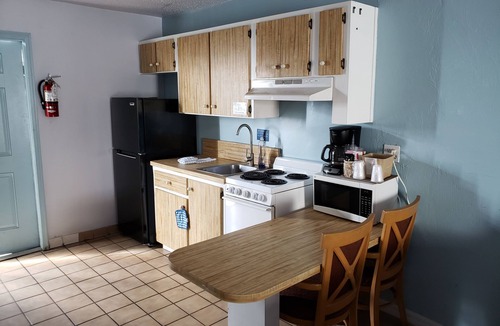 Flagler Beach Hotel | Topaz Motel