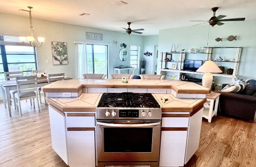 Lower Keys House | Torchview Lookout- Secluded Waterfront Retreat With 240’ Dock On Niles Channel