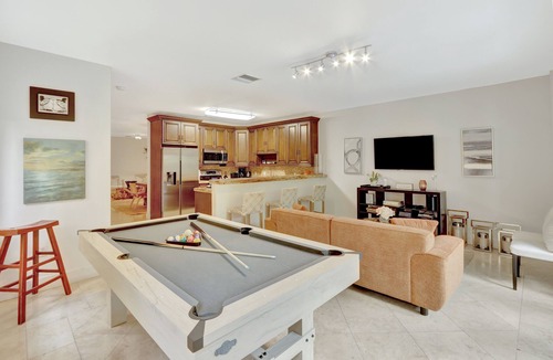 Southwest Coconut Grove House | Toro: Private Pool, Pool Table, & Near Beach