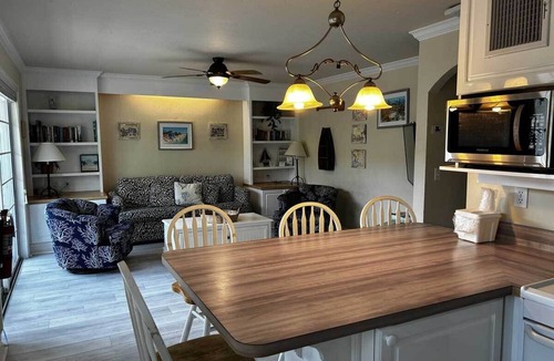 Bradenton Beach Apartment | Tortuga Inn Beach Resort # 229 Island Condo, 2Bdrm