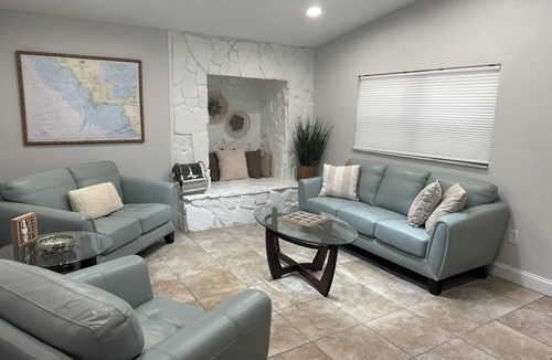 Springs at Kings Bay Apartment | Totally Renovated near Pete's Pier with Trailer Parking Walk to Three Sisters!