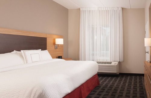 North Charleston Hotel | TownePlace Suites Charleston Airport/Convention Center