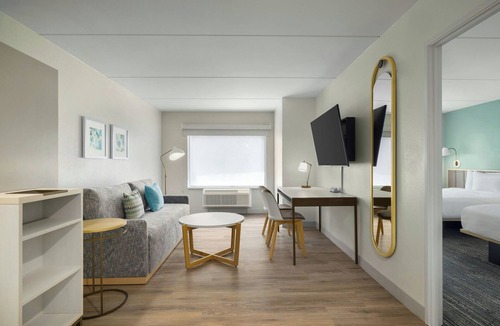 Charlotte Hotel | TownePlace Suites by Marriott Charlotte LoSo Airport