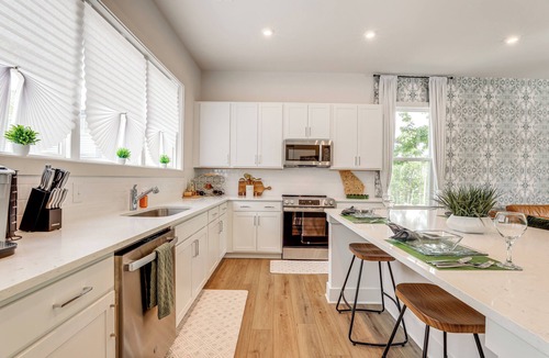 Chosewood Park House | Townhome 1 Mi to Grant Park & Atlanta BeltLine!