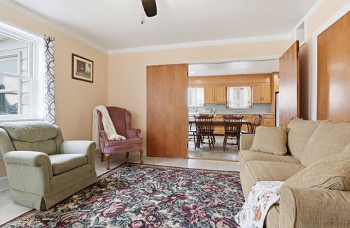 Ronks House | Trackside Vacation Home - 9 min. to Sight & Sound!