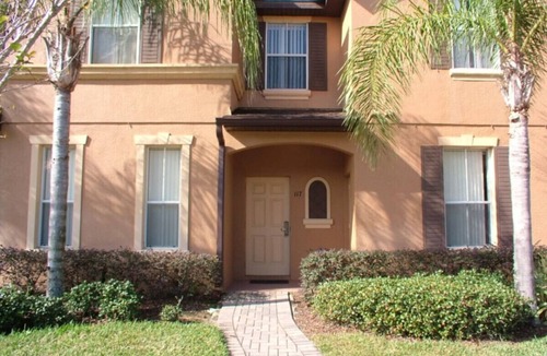 Wellington House | Traditional 4 Bedroom 3.5 Bath Townhome with Resort Access and Amenities Close to Disney