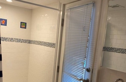 Normandy Beach House | Traditional 5B/2Bath Beach House/ extra large lot across from beach/ heated pool