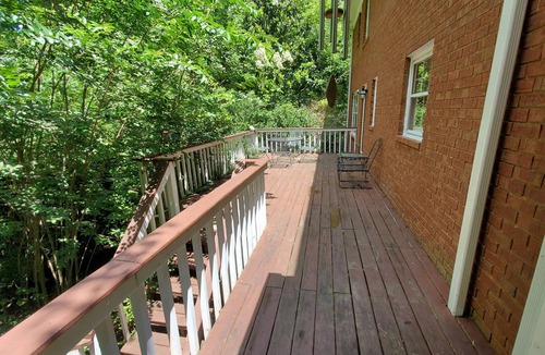 Fayetteville House | Traditional Home on 2.4 Wooded Acres in swim community.